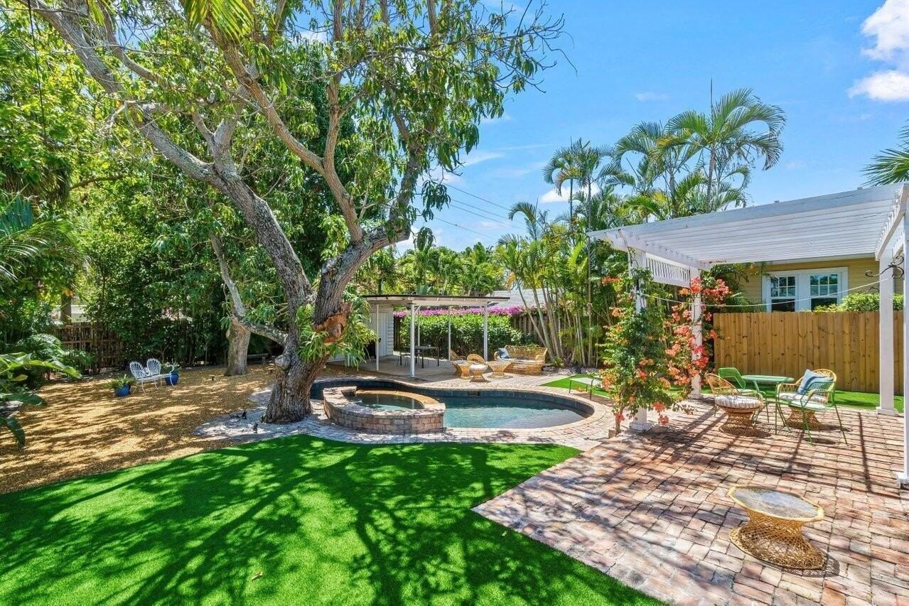 612 Kanuga Dr - Photo 3 of 19