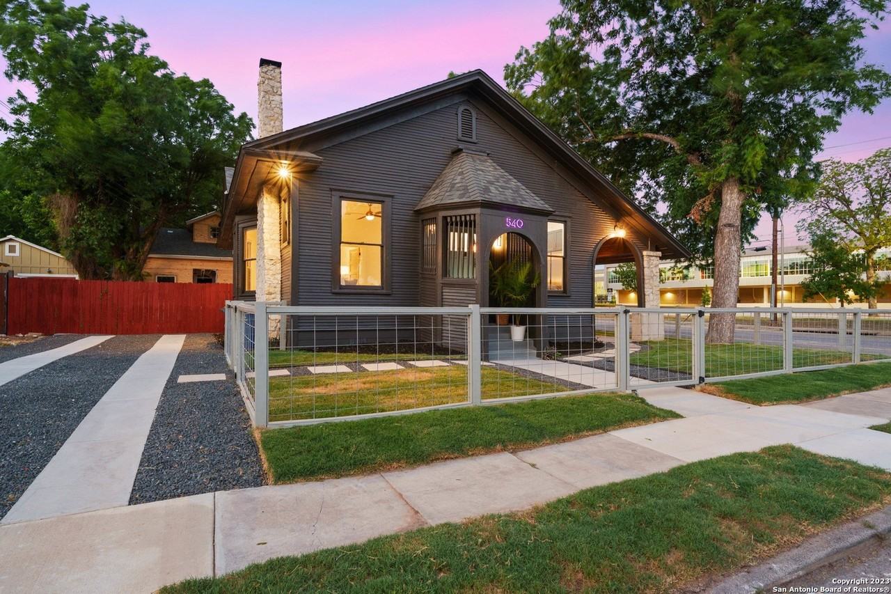 540 Adams St - Photo 3 of 12