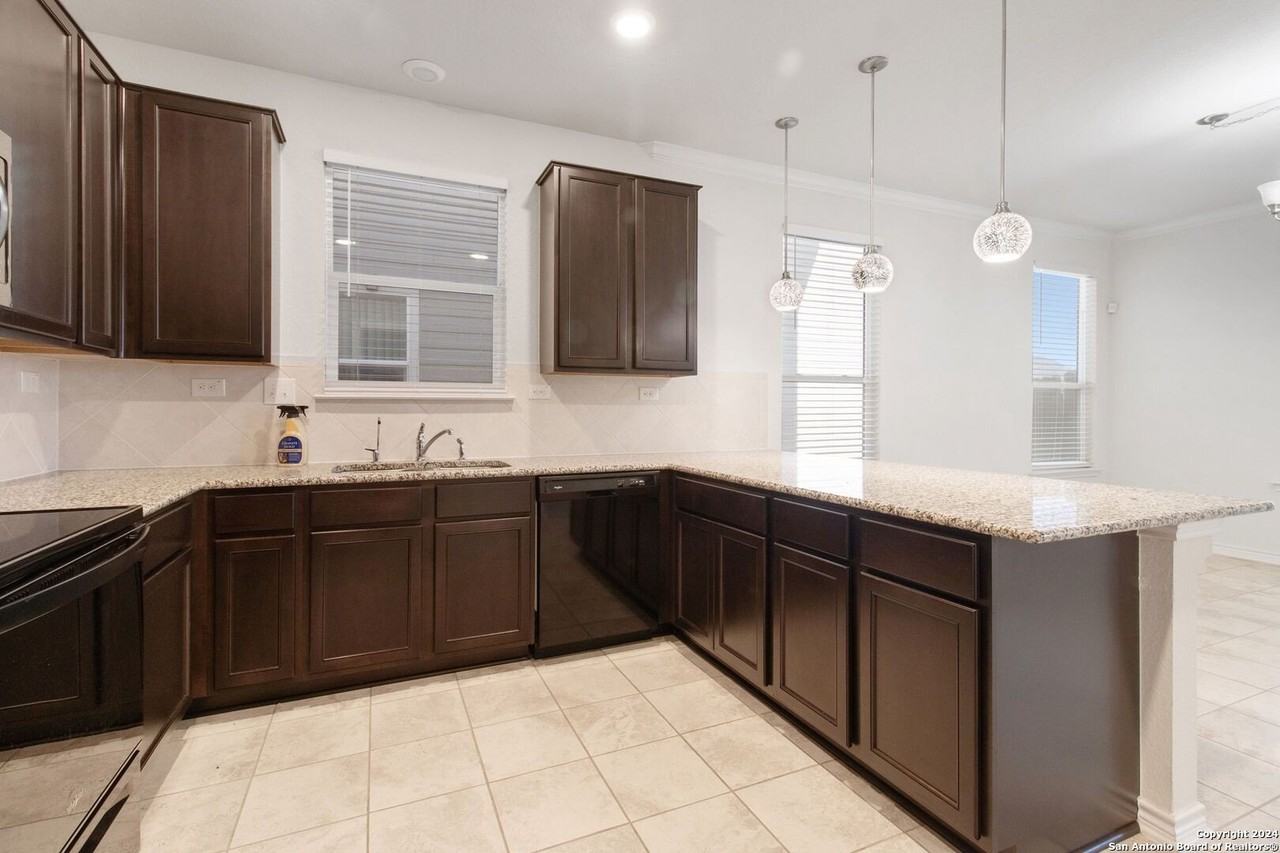 2634 Lake Horizon - Photo 4 of 17