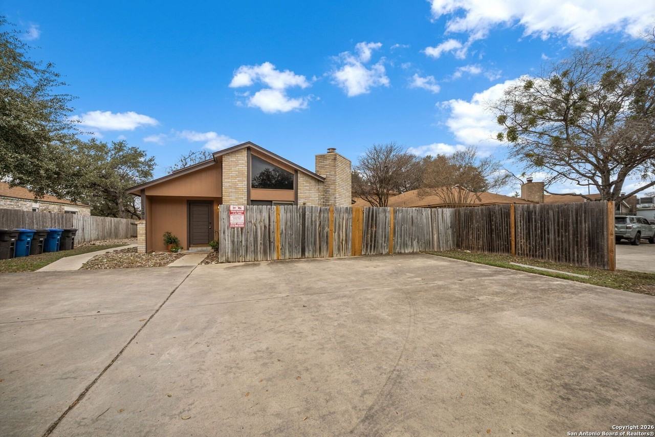 11703 Whisper Valley St - Photo 2 of 27