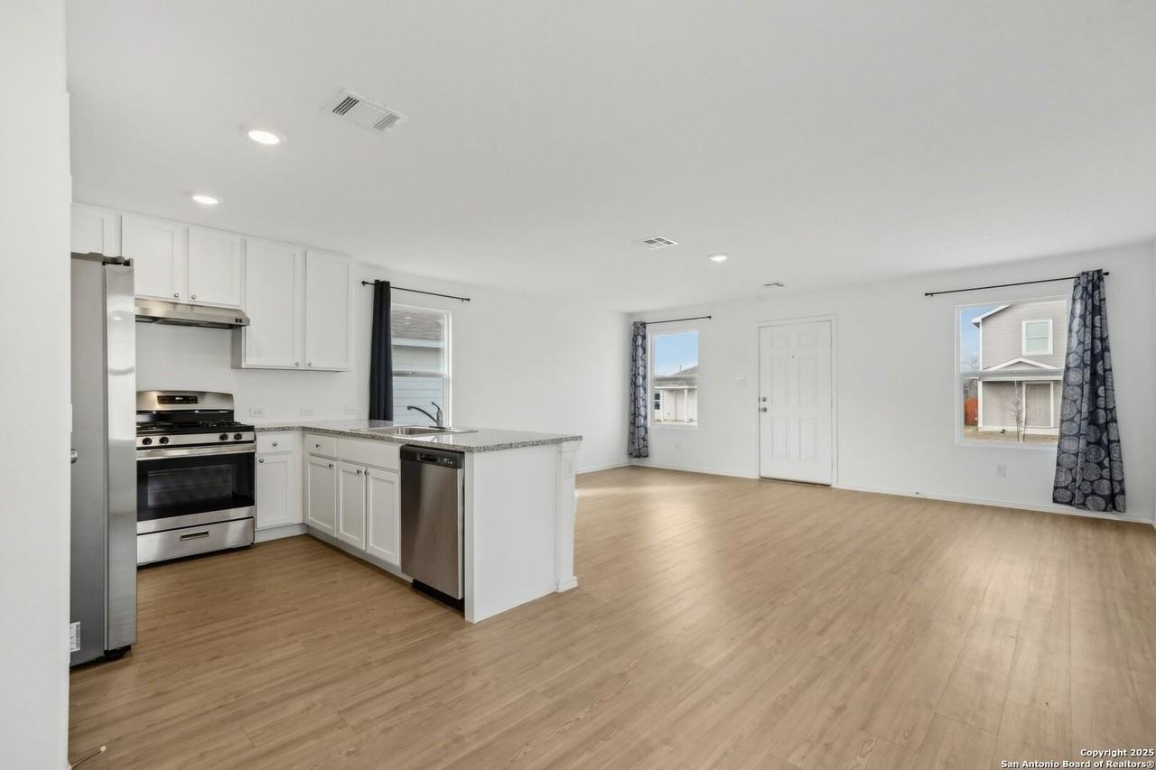 7228 Pasture Run - Photo 7 of 25