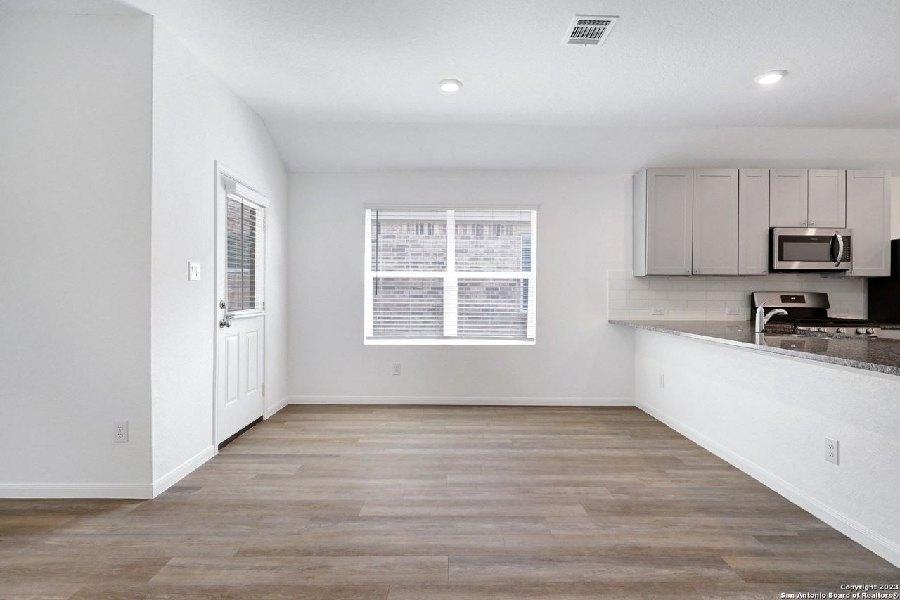 9242 Landa Fls - Photo 7 of 25