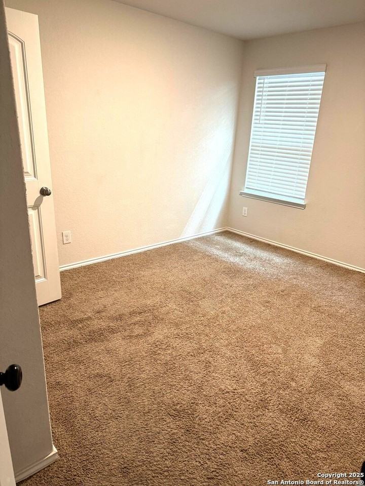 3203 Onion Crk - Photo 5 of 15