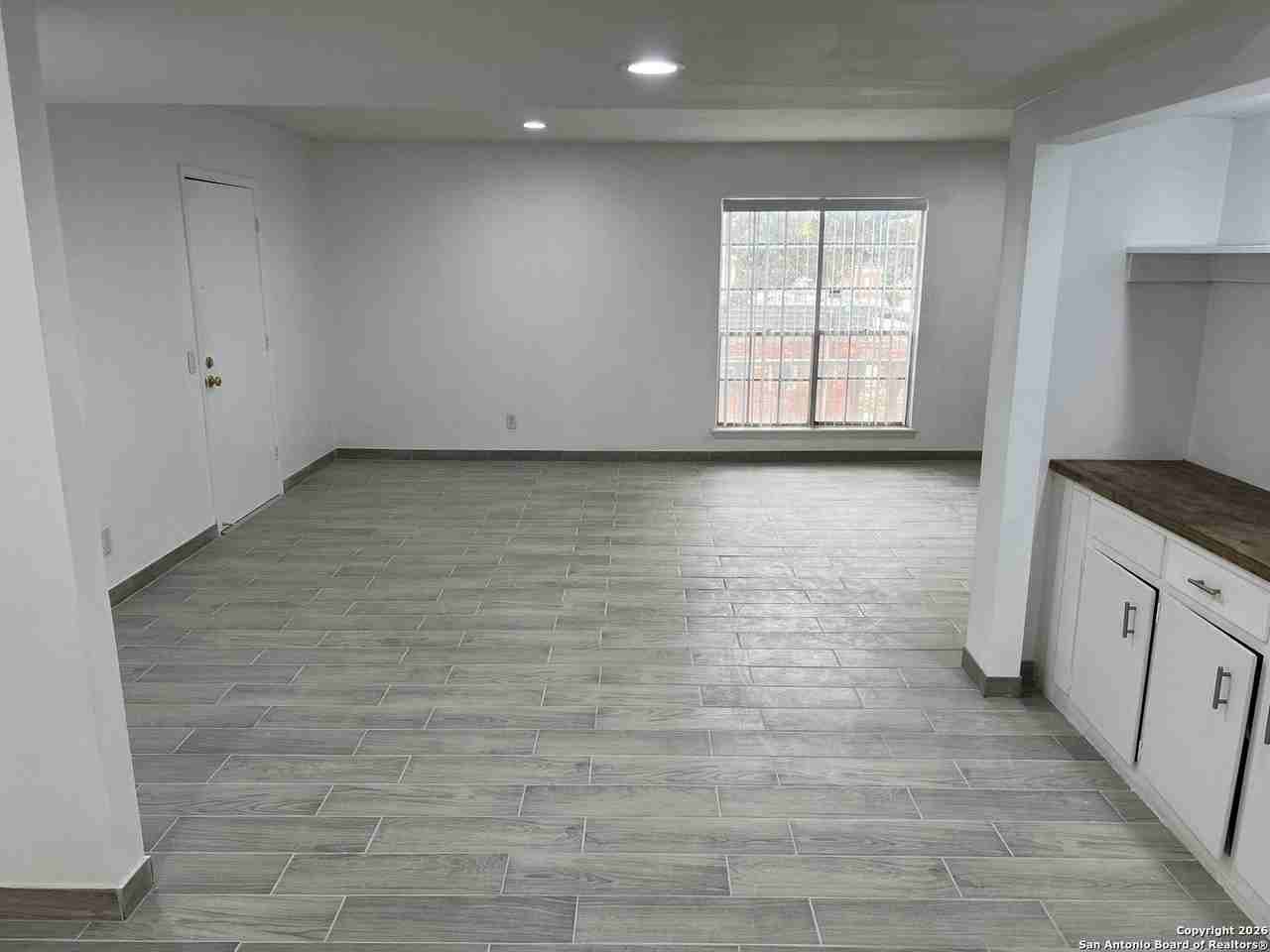 7500 Callaghan Rd Apt 182 #182 - Photo 3 of 24