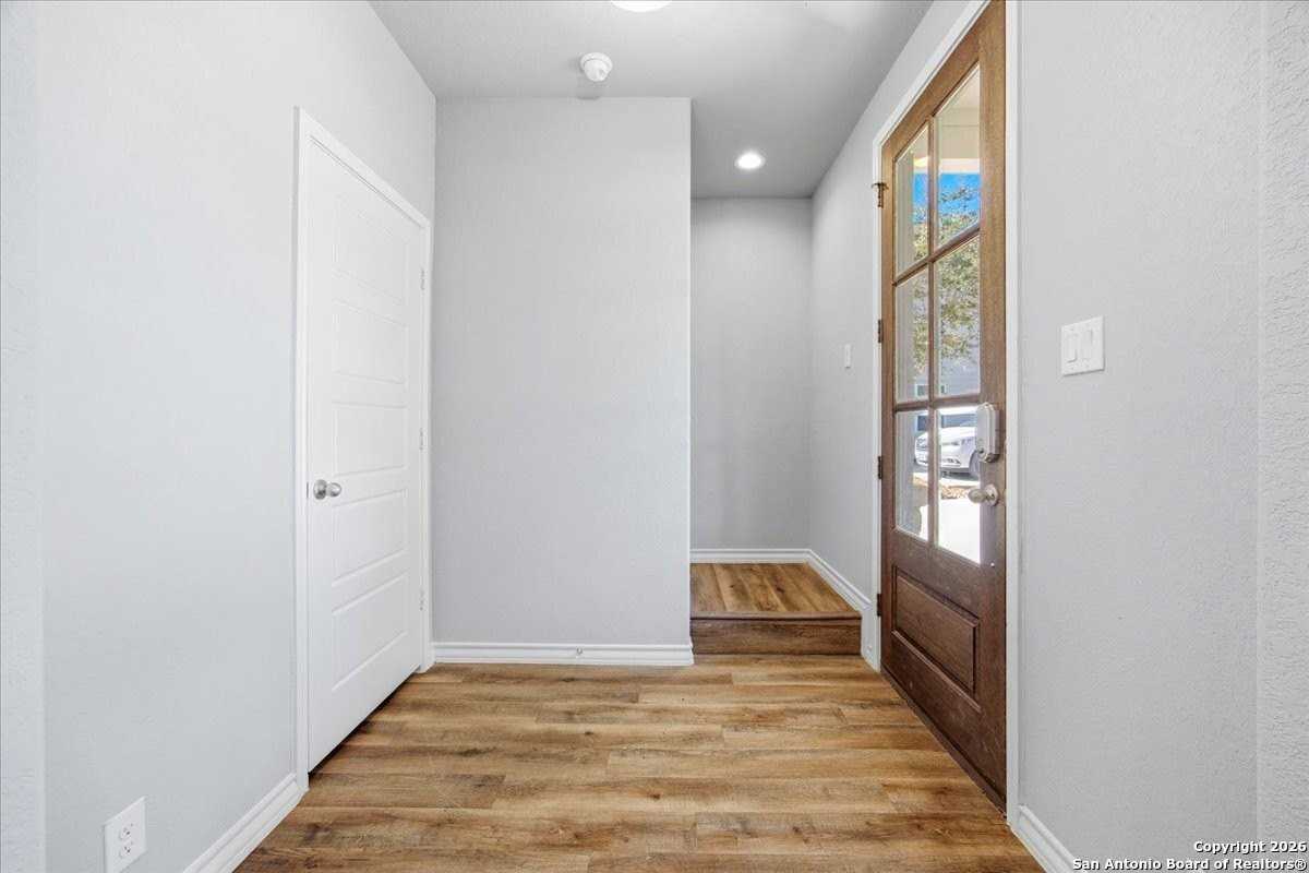 1608 Skyline Hls - Photo 5 of 30