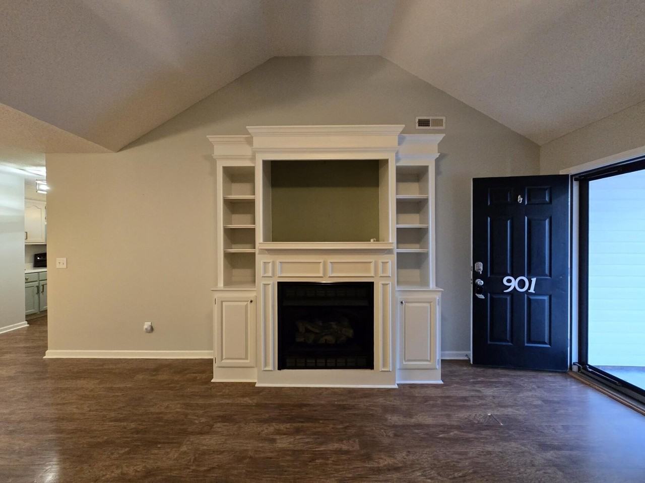 901 Tristan St - Photo 5 of 34