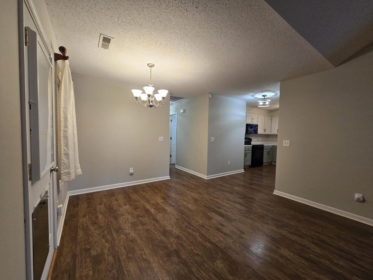 901 Tristan St - Photo 7 of 34