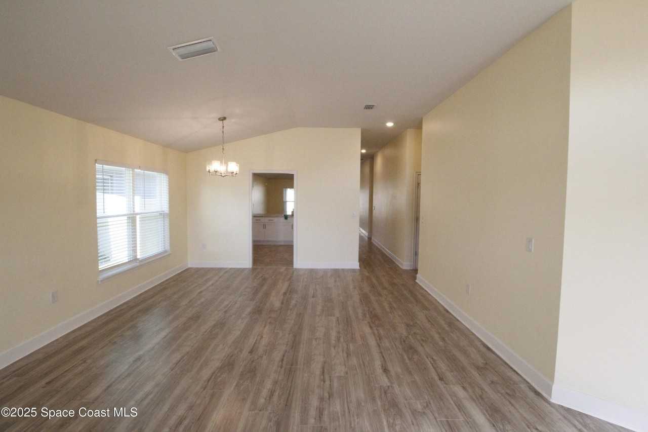 705 Kylar Dr Nw - Photo 4 of 27