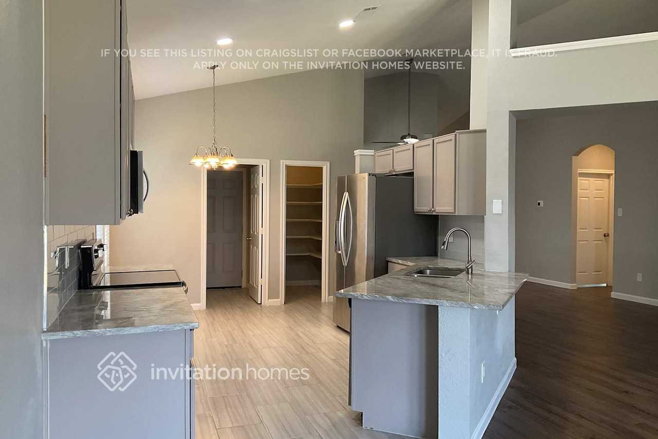 1716 Twin Hills Way - Photo 7 of 19