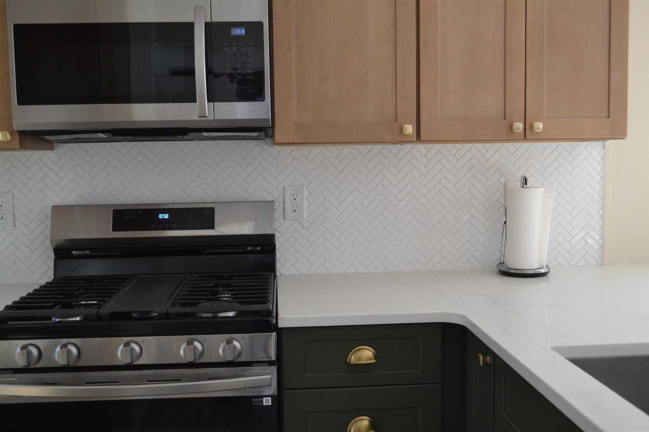 202 Acorn Ter - Photo 7 of 27