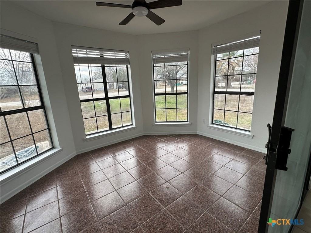 136 Discovery Ln - Photo 4 of 11