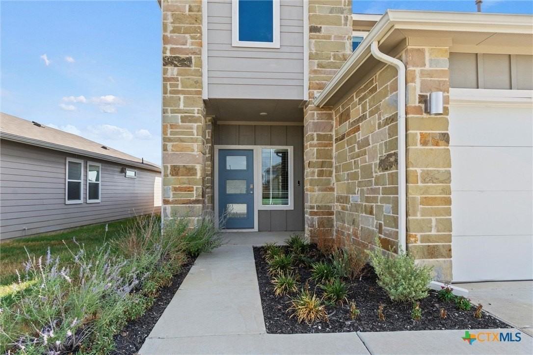 530 Wilshire Rd - Photo 2 of 32