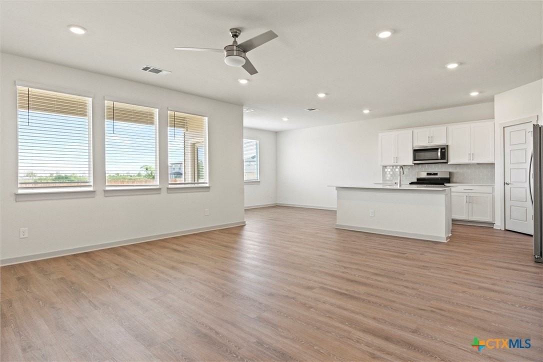 530 Wilshire Rd - Photo 4 of 32