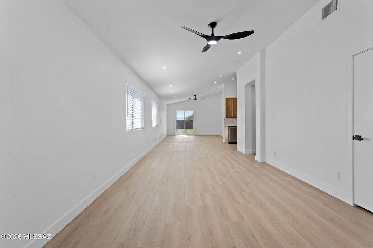 5495 W Durham Hills St - Photo 4 of 29