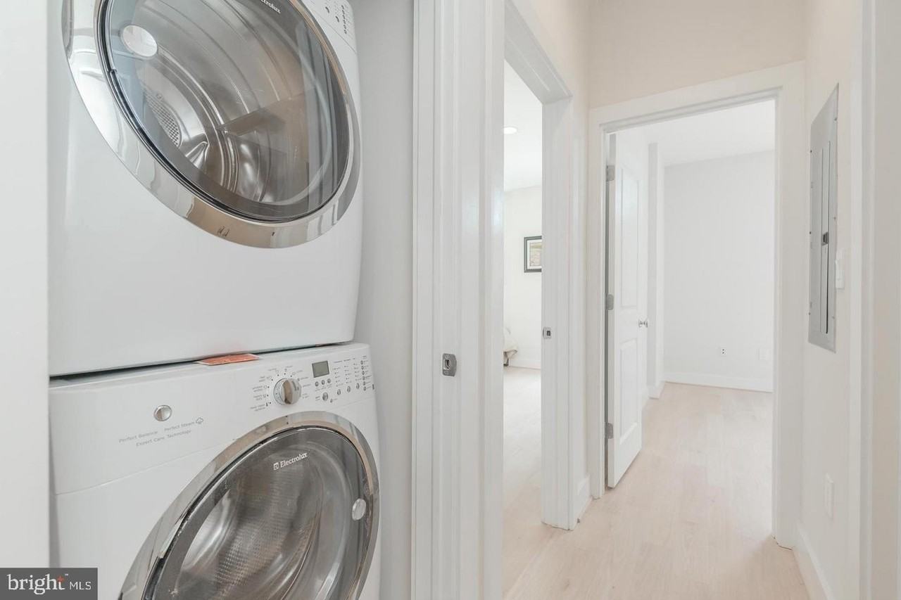 1352 Quincy St Nw Apt 1 #1 - Photo 3 of 26