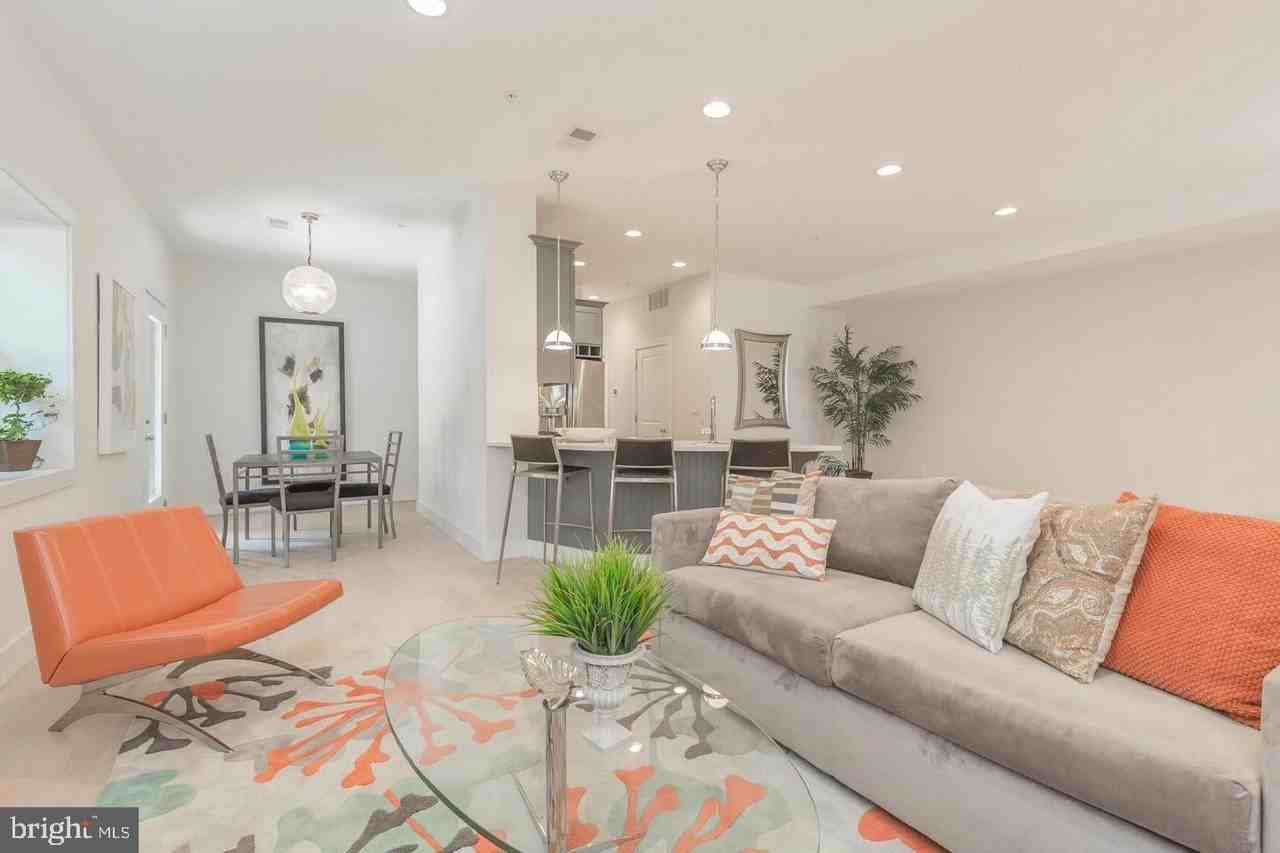 1352 Quincy St Nw Apt 1 #1 - Photo 4 of 26