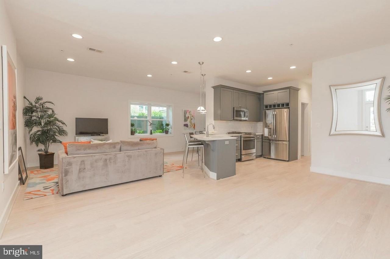 1352 Quincy St Nw Apt 1 #1 - Photo 6 of 26