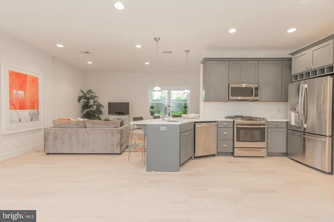 1352 Quincy St Nw Apt 1 #1 - Photo 7 of 26