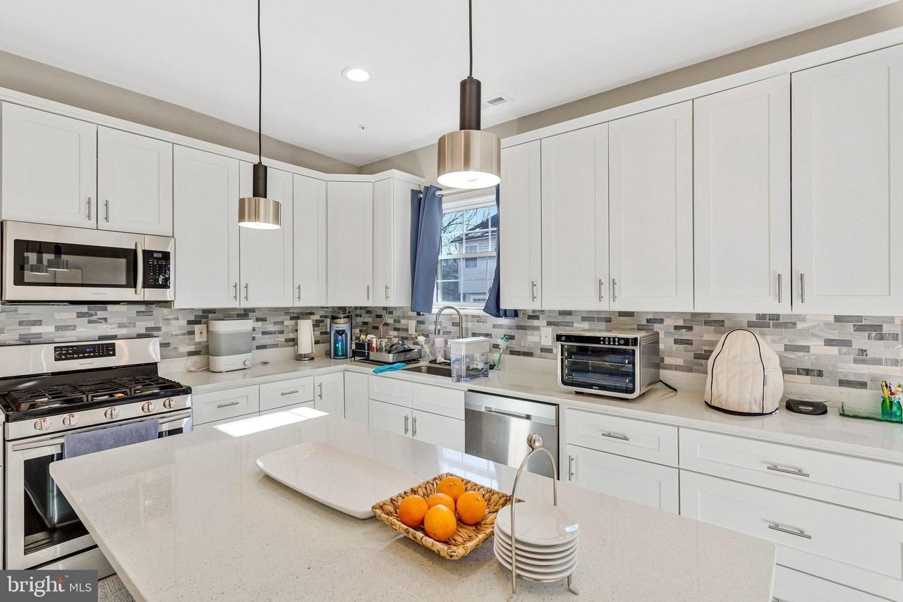 1735 Wood Carriage Way Unit 101 #101 - Photo 7 of 39