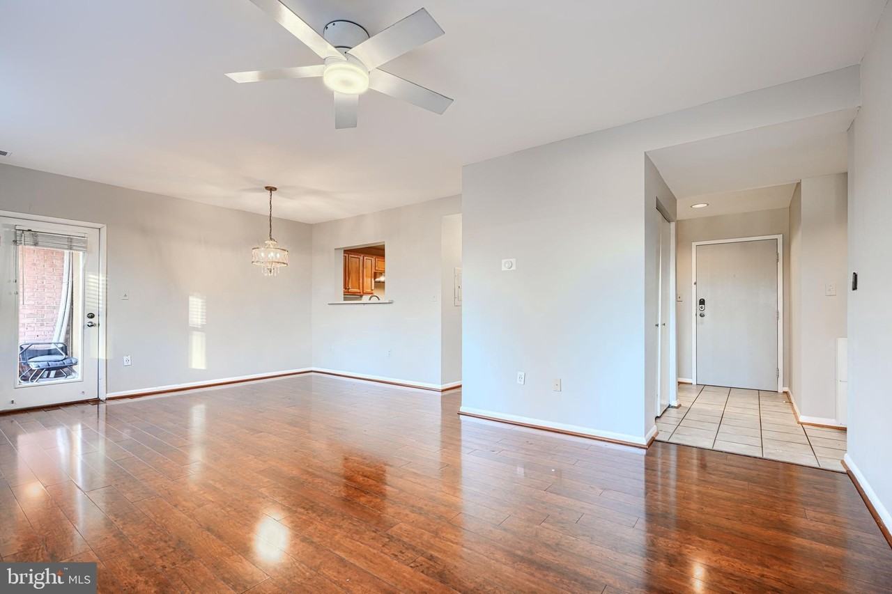 123 W Barre St Apt 403 #403 - Photo 6 of 34