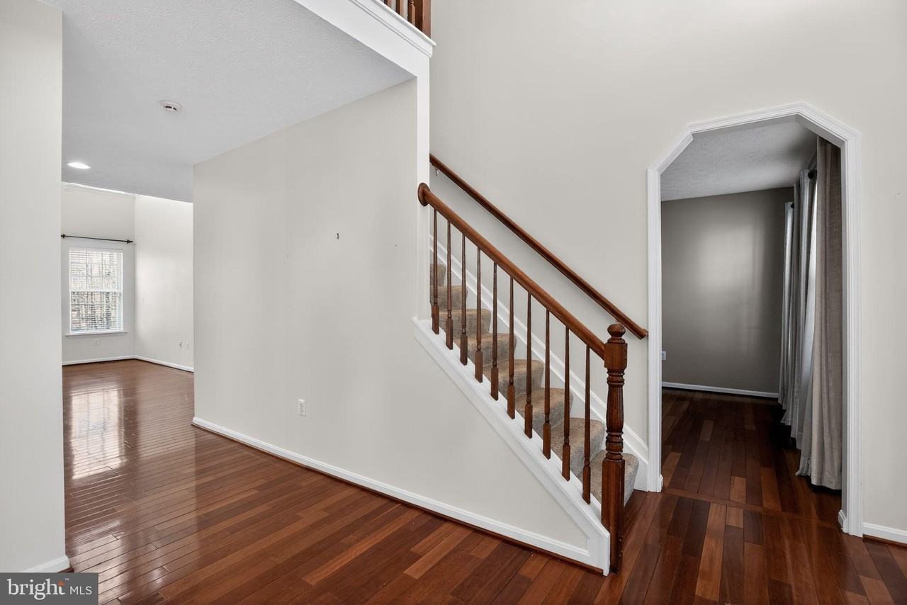 2323 Springdale Ln - Photo 3 of 31