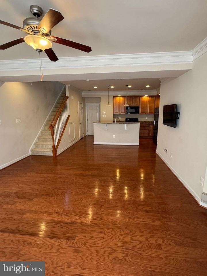 9500 Hyde Pl - Photo 3 of 22