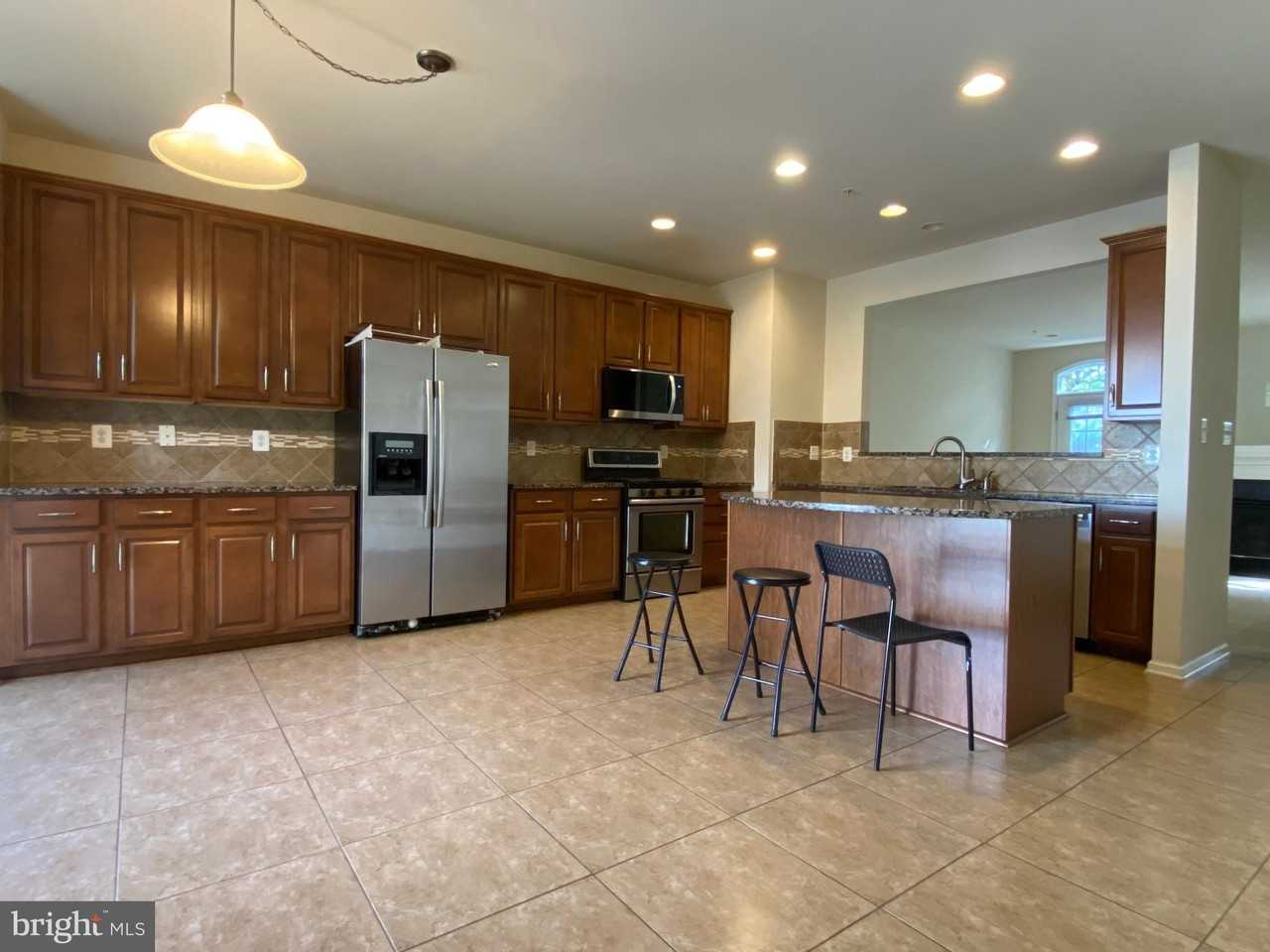 11648 Leesborough Cir - Photo 2 of 26