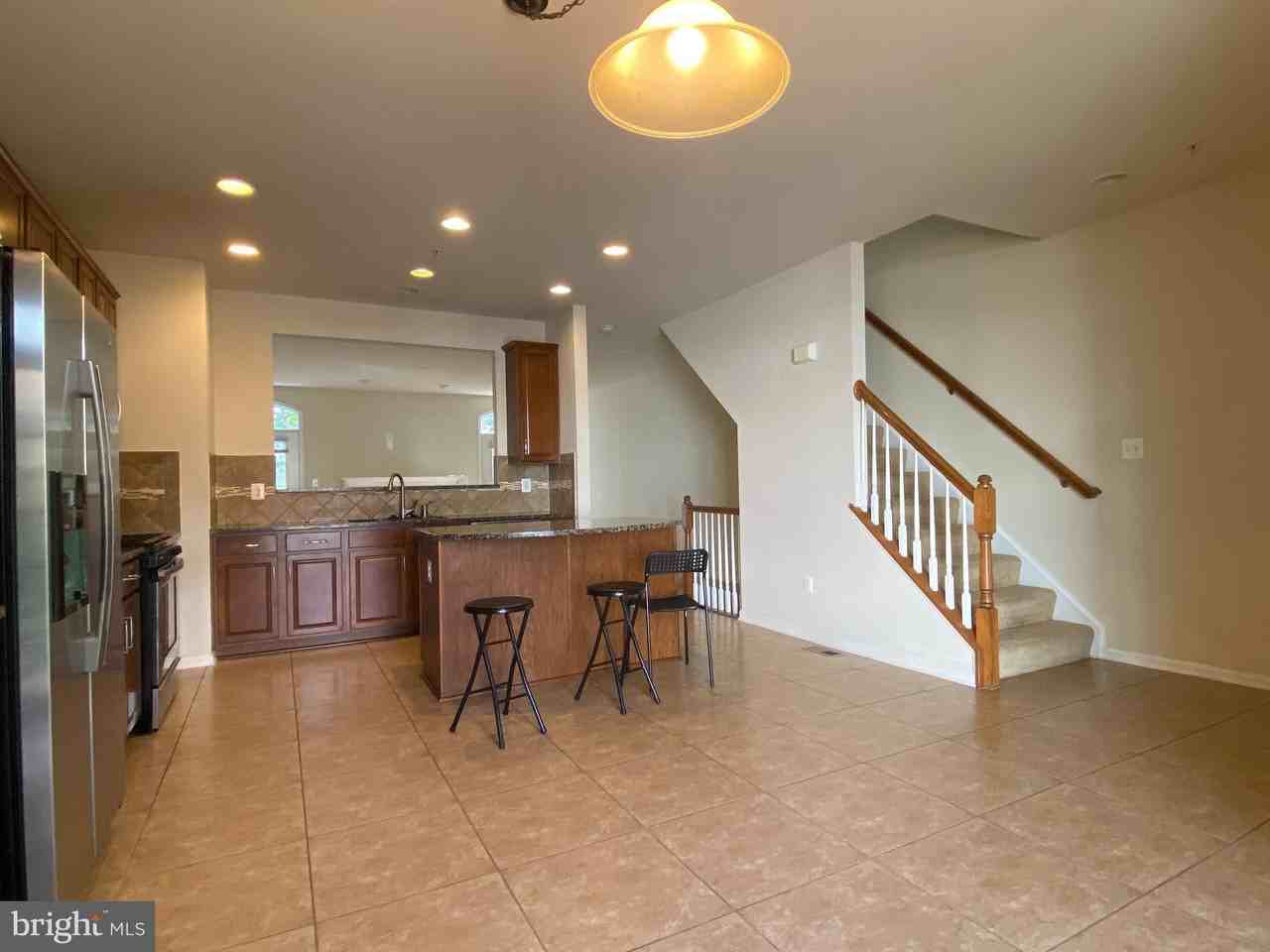 11648 Leesborough Cir - Photo 3 of 26