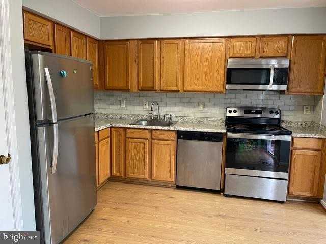 153 Joyceton Ter - Photo 2 of 9