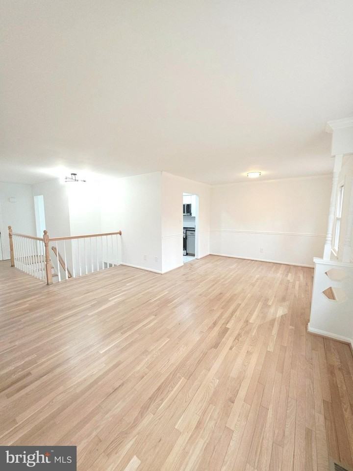 12817 Lampton Ln - Photo 3 of 21