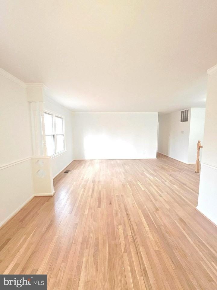 12817 Lampton Ln - Photo 6 of 21