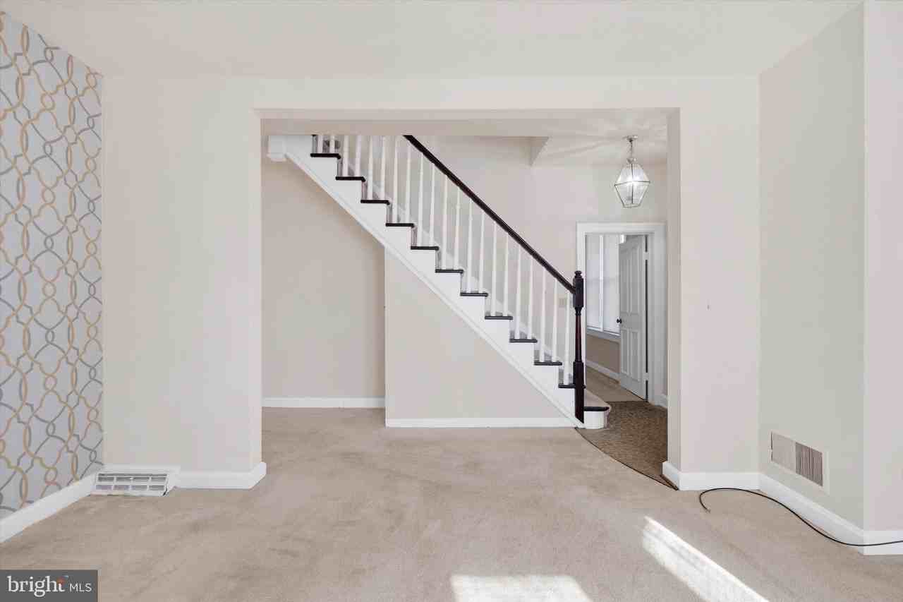 4300 Main St - Photo 5 of 28