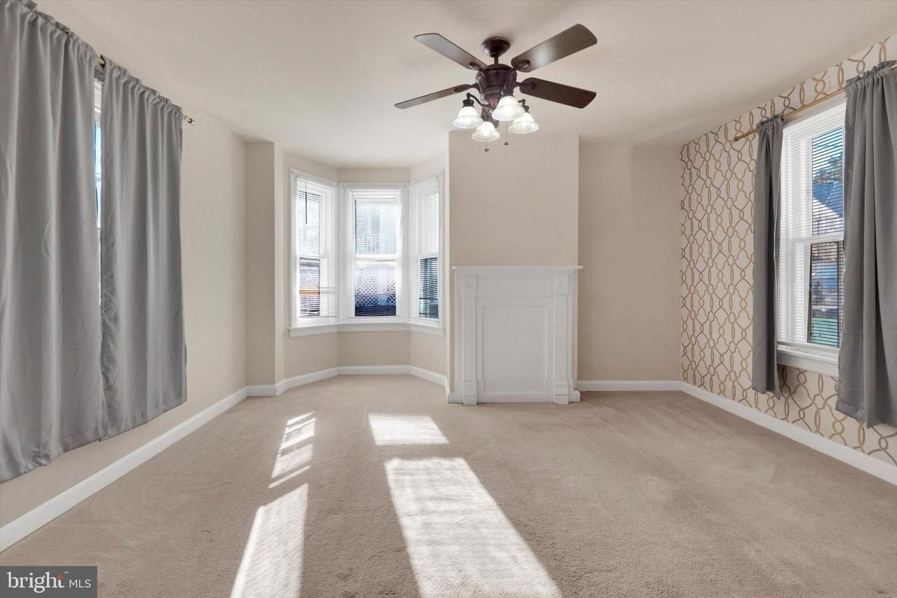 4300 Main St - Photo 6 of 28