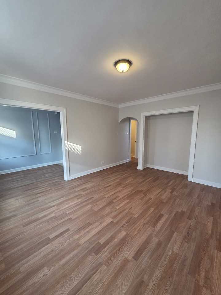 922 W. Eastwood502 #502 - Photo 2 of 14