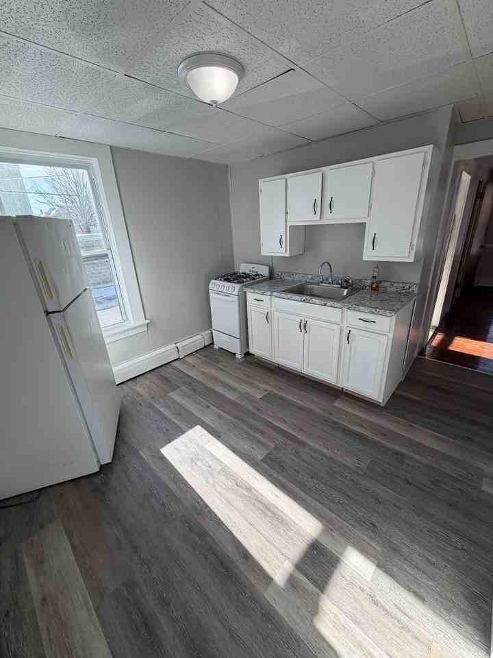 338 N Front St #1 - Photo 2 of 4