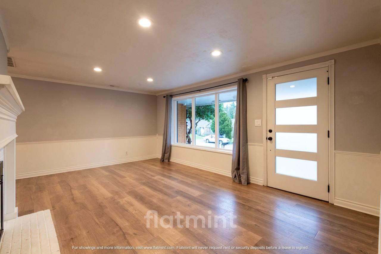 16111 Stone Ave N #1 - Photo 4 of 37