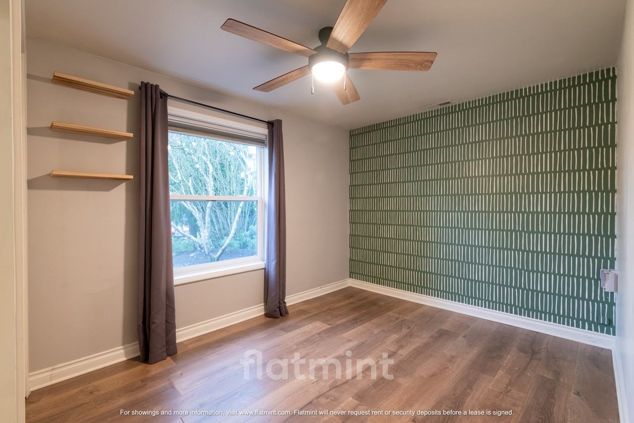 16111 Stone Ave N #1 - Photo 5 of 37