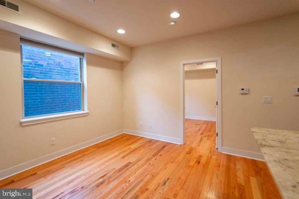 1242 Point Breeze Ave Apt 303 #303 - Photo 4 of 7