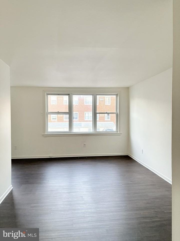 261 Ridgeway Ter - Photo 6 of 13