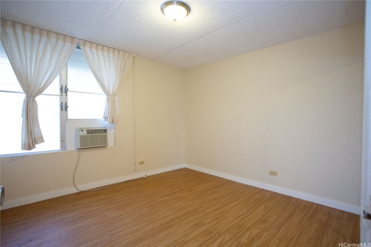 2533 Ala Wai Blvd - Photo 4 of 18