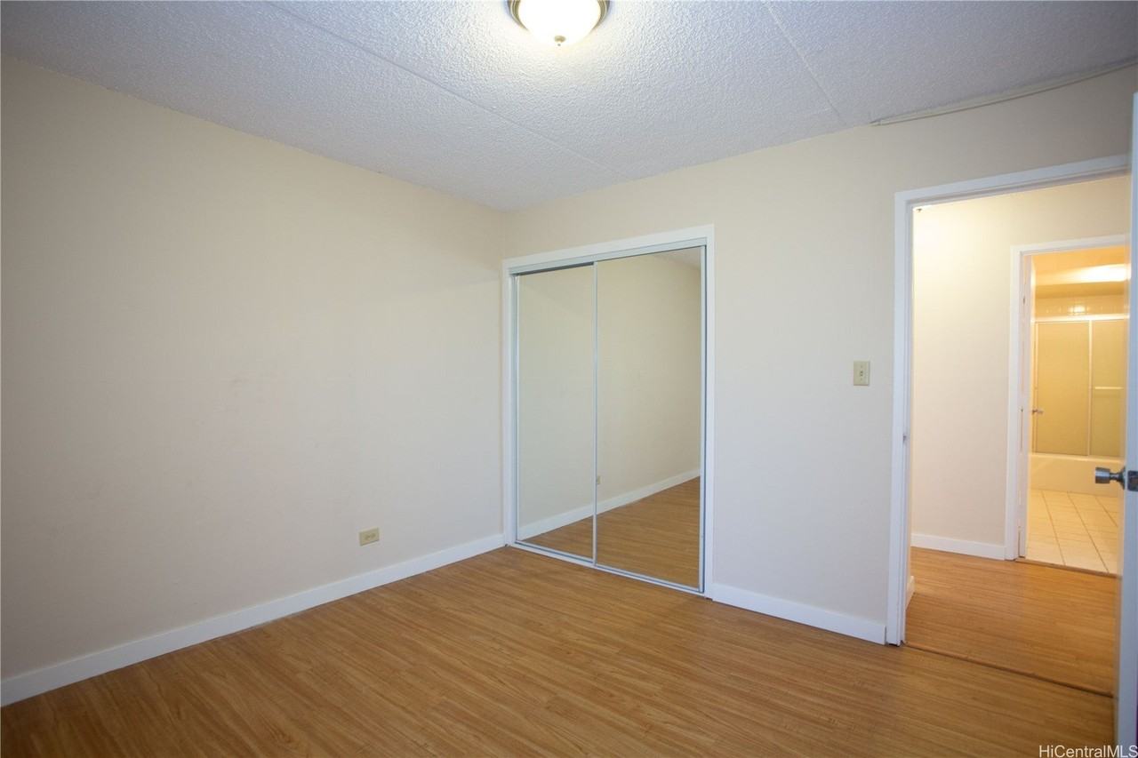 2533 Ala Wai Blvd - Photo 5 of 18