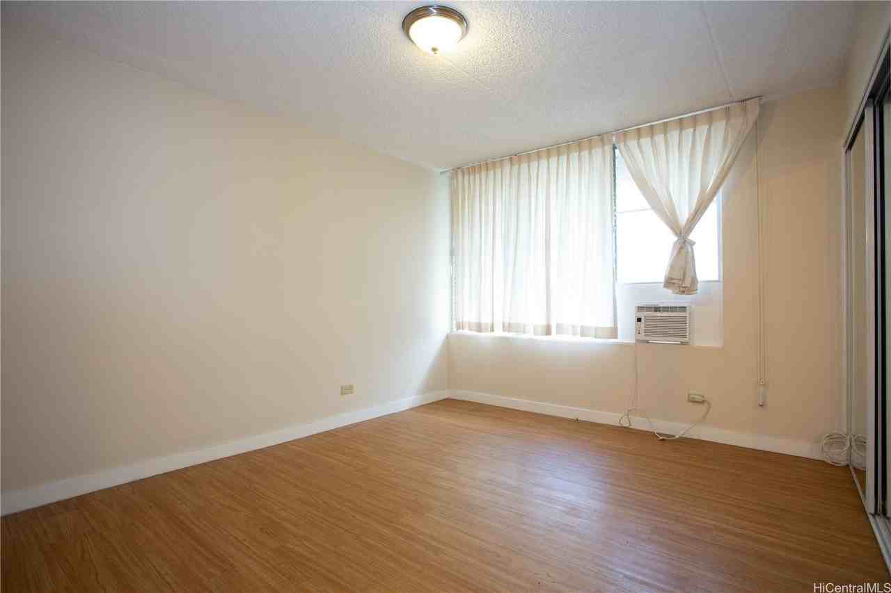 2533 Ala Wai Blvd - Photo 6 of 18