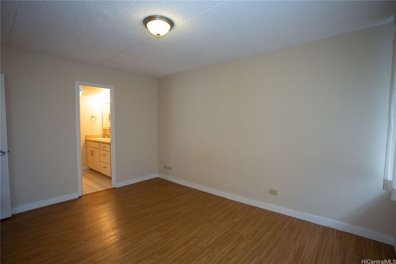 2533 Ala Wai Blvd - Photo 7 of 18