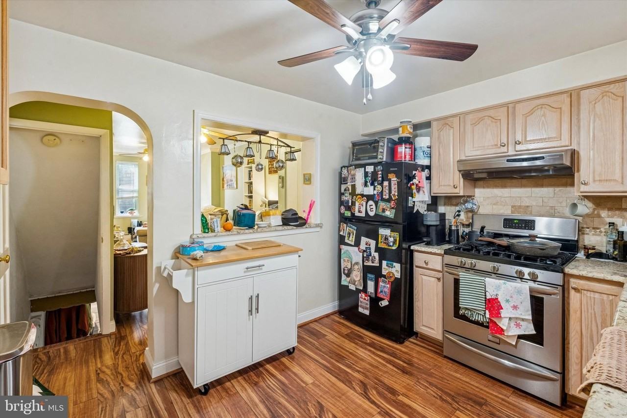 2647 E Seltzer St - Photo 4 of 15