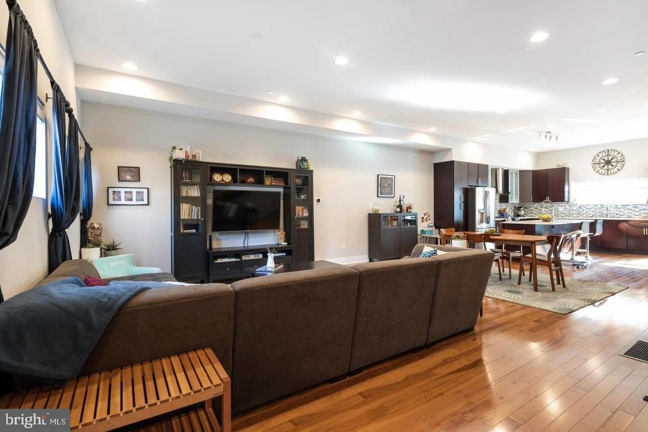 2414 E Letterly St - Photo 2 of 48