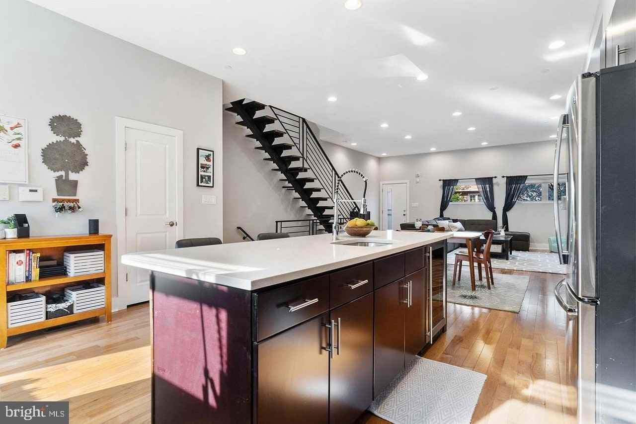 2414 E Letterly St - Photo 7 of 48