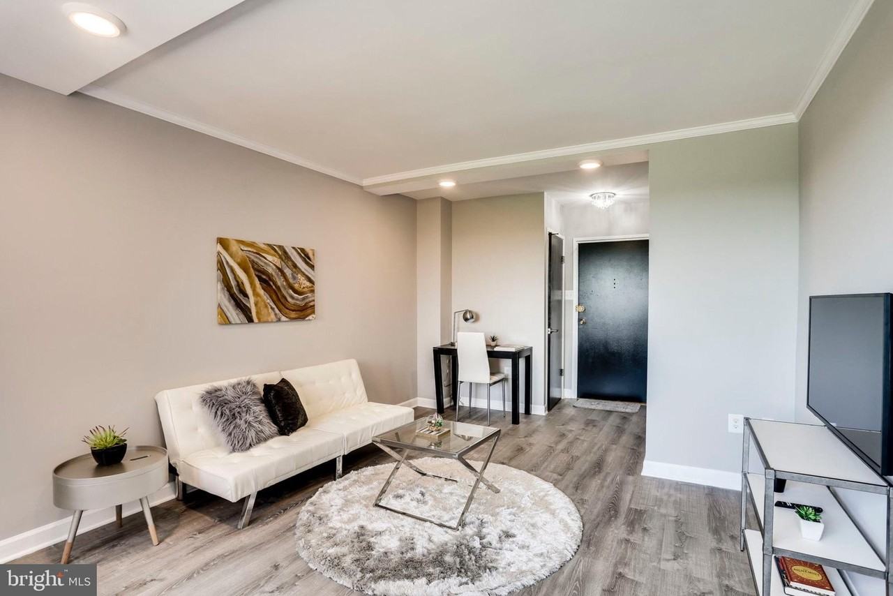 1021 Arlington Blvd Apt 427 #427 - Photo 2 of 22