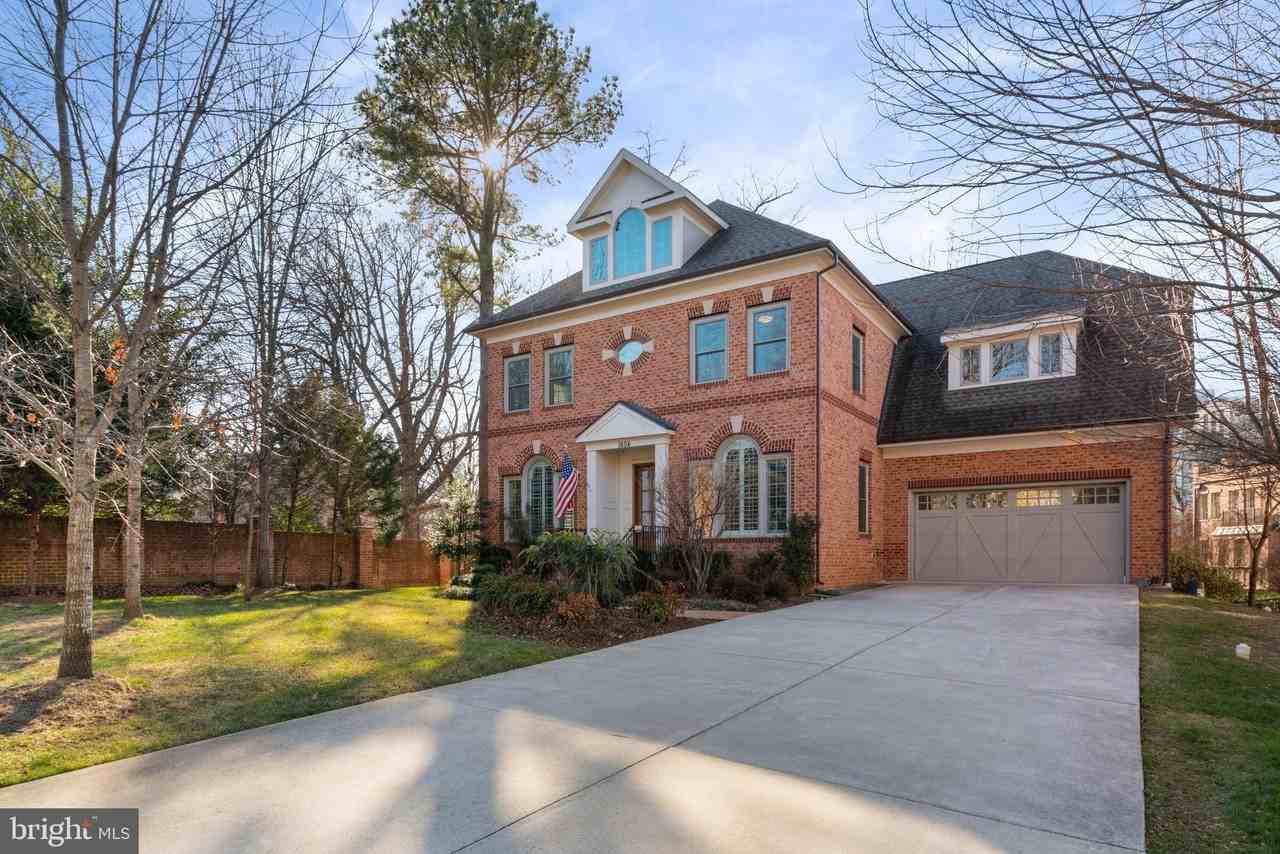 1604 Colonial Ln - Photo 3 of 50