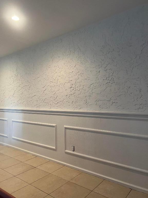 952 Se Walters Ter - Photo 2 of 14