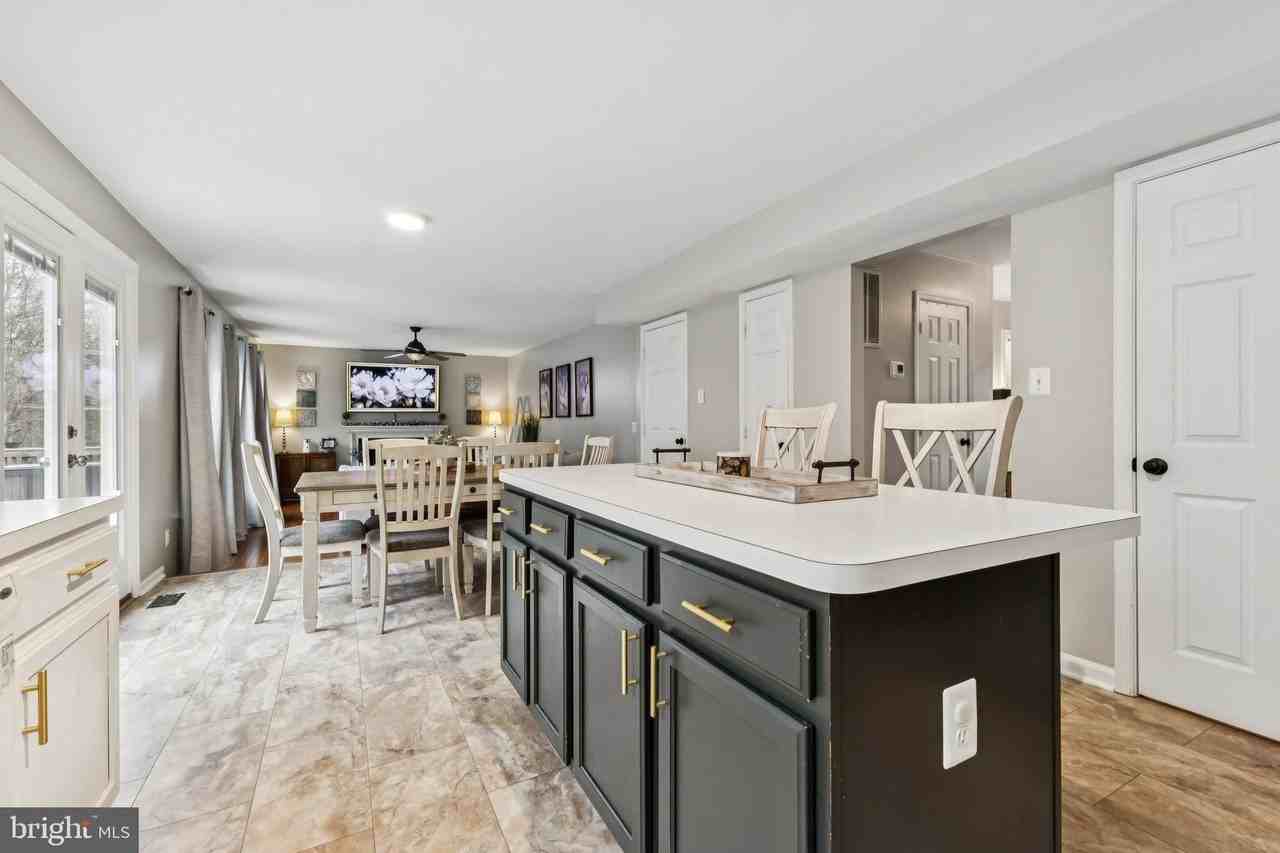 14 Willow Glen Ct - Photo 5 of 34